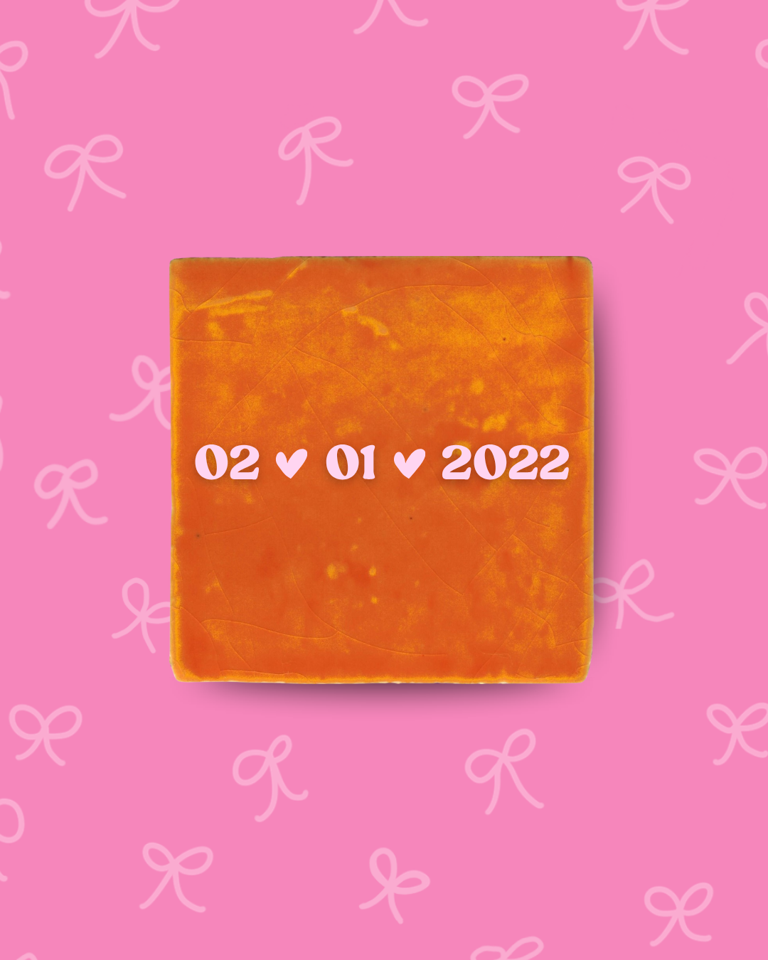 Carreau personnalisé avec cœurs et date